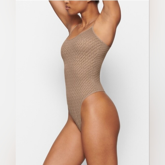SKIMS Logo Mesh Cami Bodysuit | Desert/XL/ NWT - Picture 9 of 15